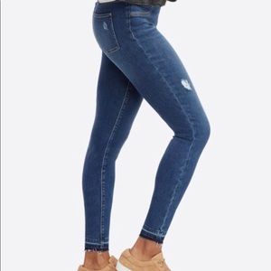 SPANX distressed denim legging  NWT size LG 💋❤️